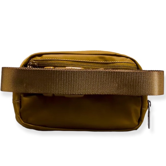 Lululemon Everywhere Belt Bag Burnt Caramel Extended Strap - Picture 4 of 6